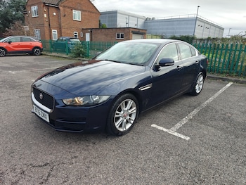 Used Jaguar XE 2016 for sale - 77630750: Photo