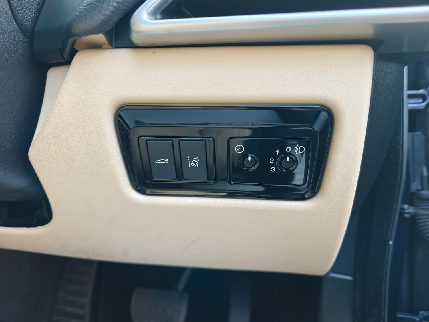 Used Jaguar XE 2016 for sale - 77630750: Photo 88