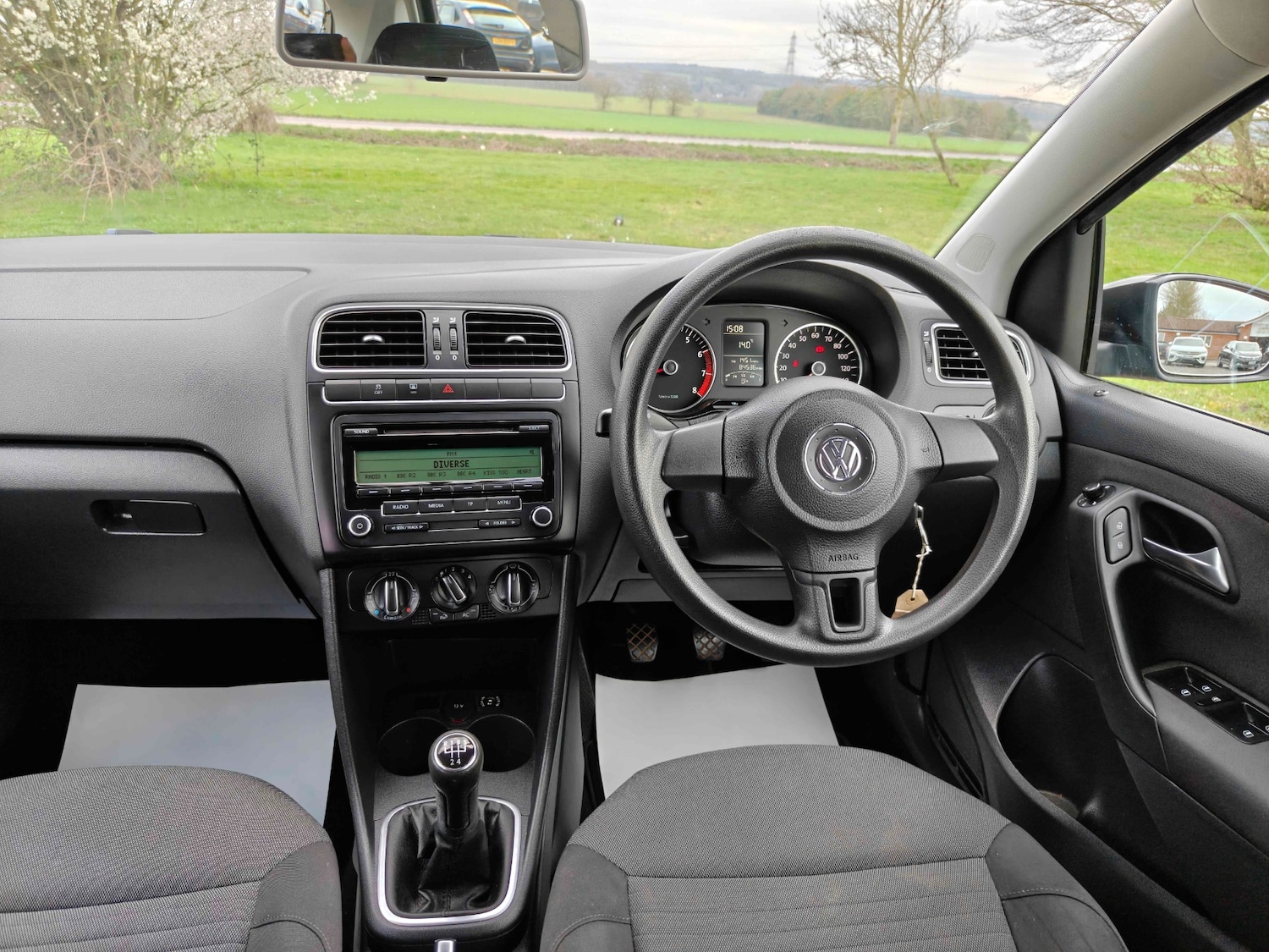 Used Volkswagen Polo 2010 for sale - 77733592: Photo 41