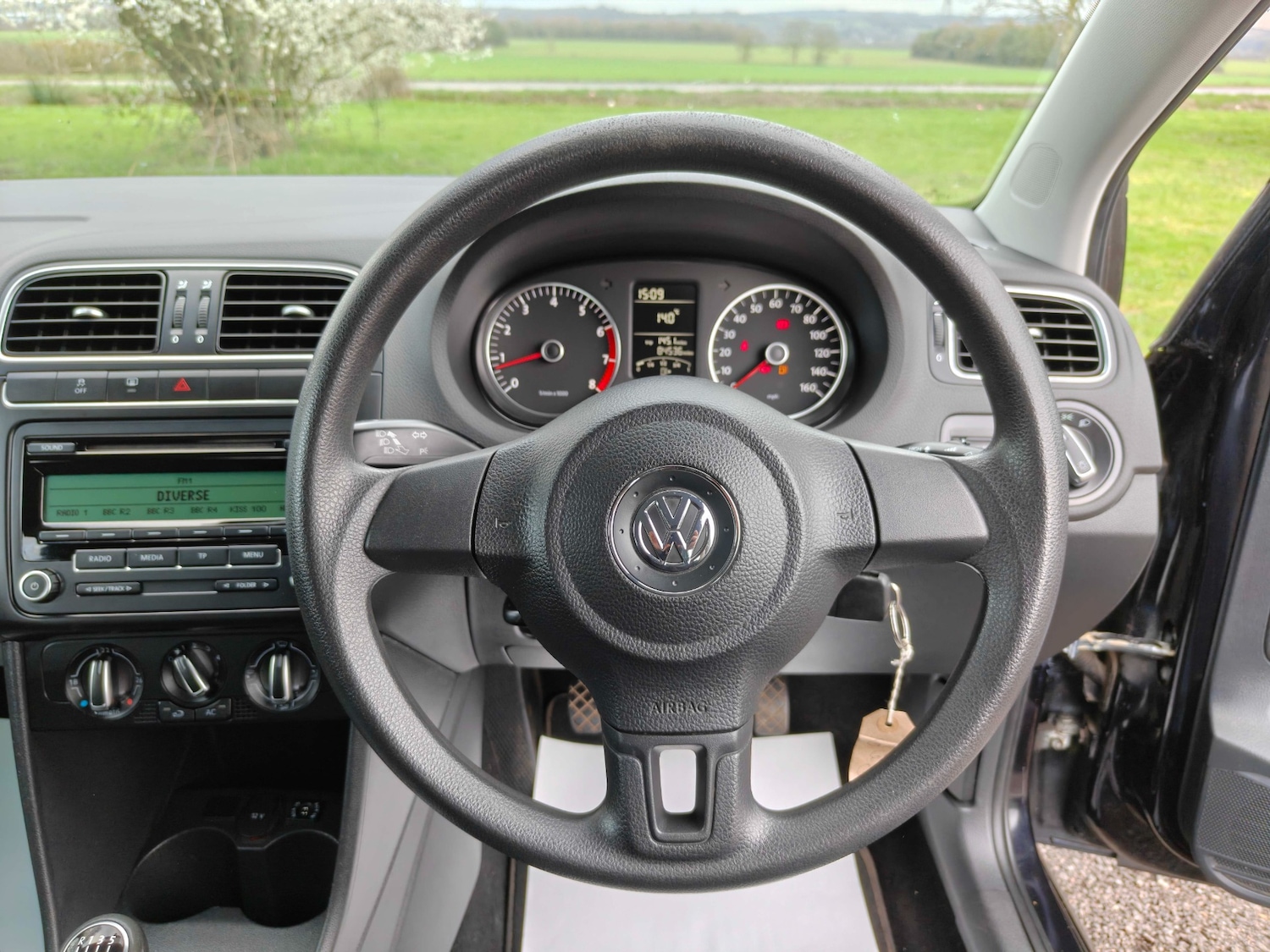 Used Volkswagen Polo 2010 for sale - 77733592: Photo 46