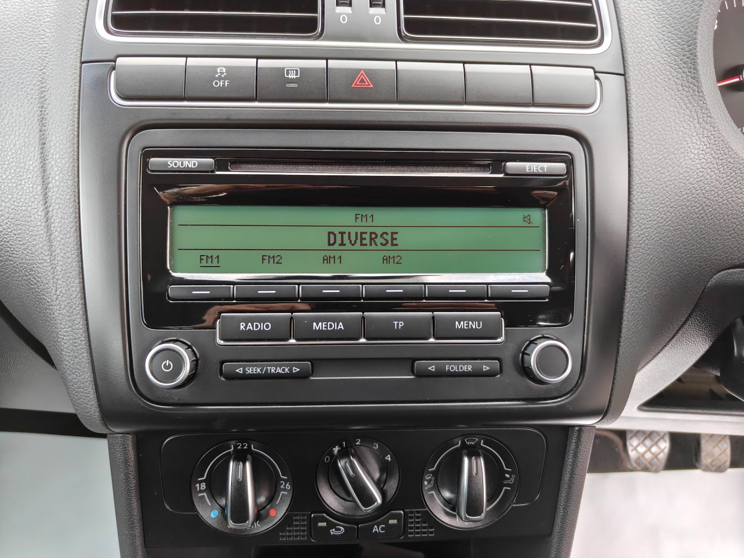 Used Volkswagen Polo 2010 for sale - 77733592: Photo 50