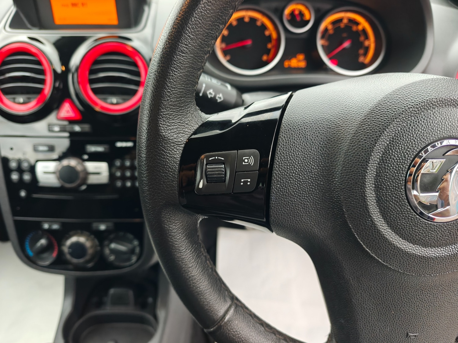 Used Vauxhall Corsa 2013 for sale - 76971587: Photo 31