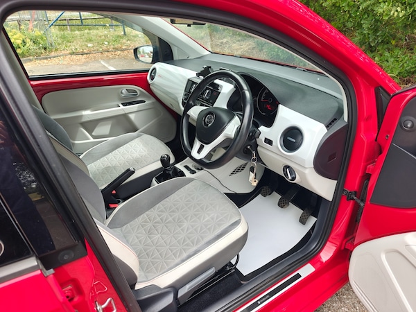 Used Volkswagen up! 2018 for sale - 73231025: Photo 24