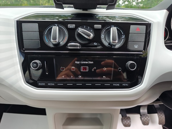 Used Volkswagen up! 2018 for sale - 73231025: Photo 31