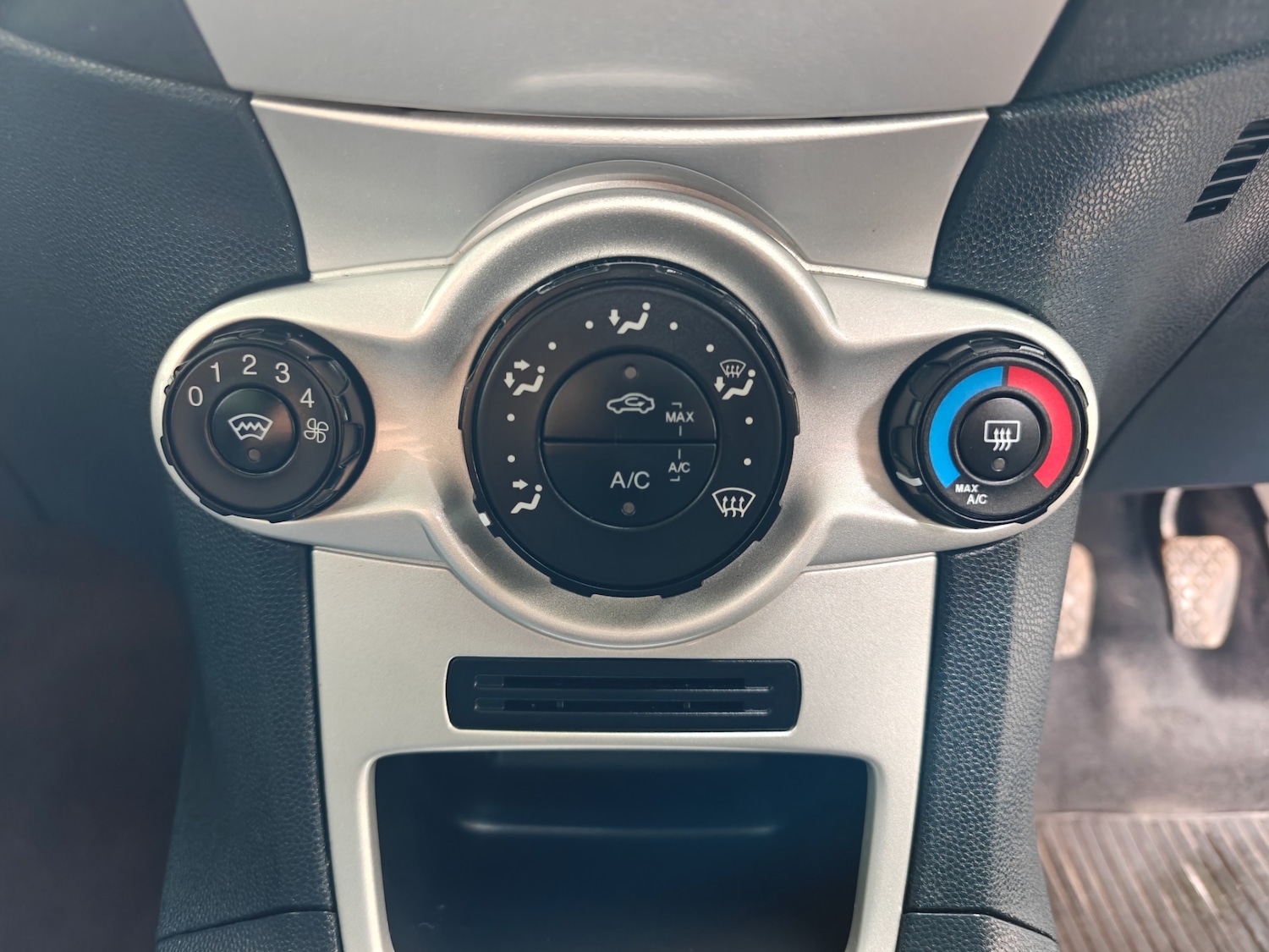 Used Ford Fiesta 2011 for sale - 76848568: Photo 59