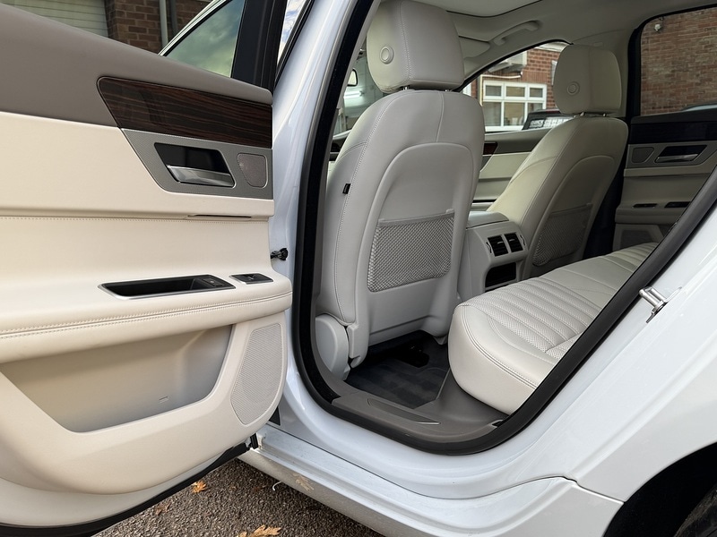 Used Jaguar XF 2018 for sale - 76197322: Photo 20