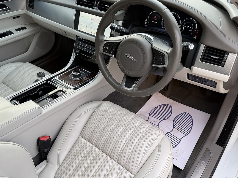Used Jaguar XF 2018 for sale - 76197322: Photo 30