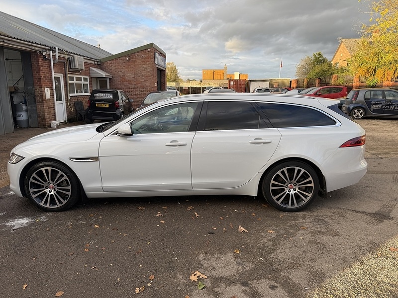Used Jaguar XF 2018 for sale - 76197322: Photo 5