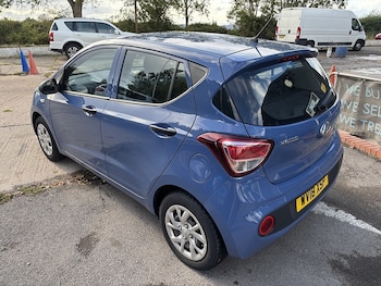 Used Hyundai i10 2018 for sale - 75970349: Photo