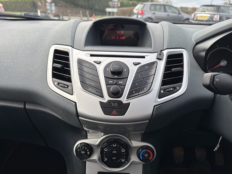 Used Ford Fiesta 2010 for sale - 76859869: Photo 22