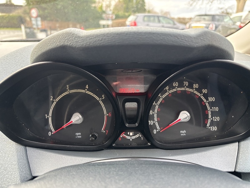 Used Ford Fiesta 2010 for sale - 76859869: Photo 25