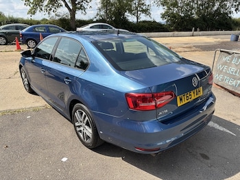 Used Volkswagen Jetta 2015 for sale - 75276212: Photo