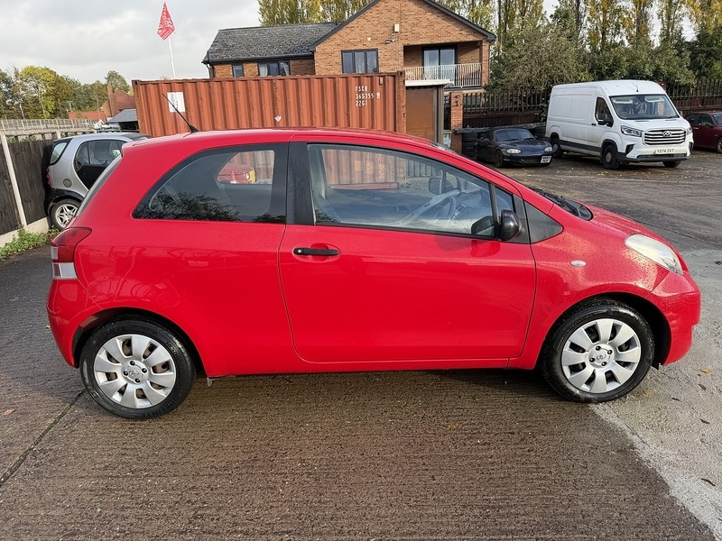 Used Toyota Yaris 2010 for sale - 76320096: Photo 12