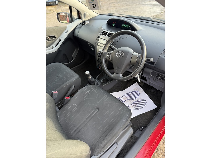Used Toyota Yaris 2010 for sale - 76320096: Photo 14