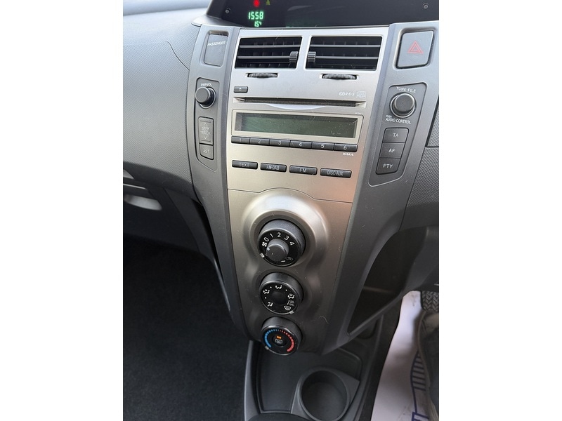Used Toyota Yaris 2010 for sale - 76320096: Photo 19