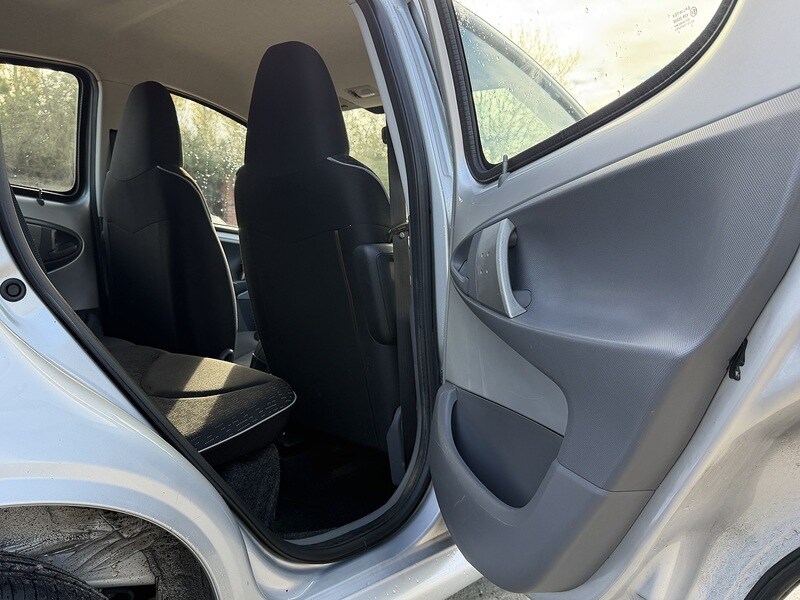 Used Peugeot 107 2011 for sale - 76267469: Photo 12