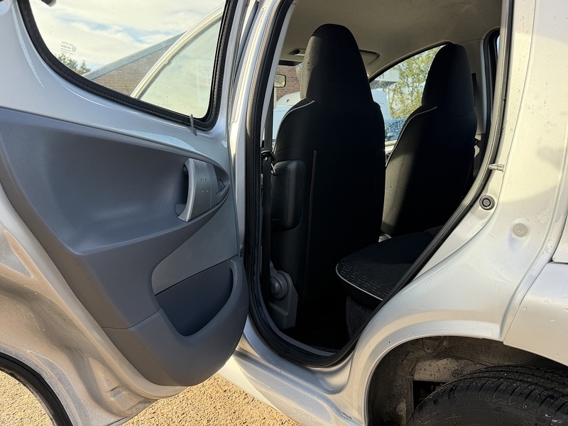Used Peugeot 107 2011 for sale - 76267469: Photo 15