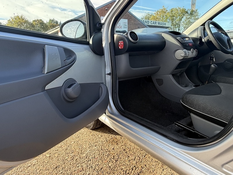 Used Peugeot 107 2011 for sale - 76267469: Photo 17