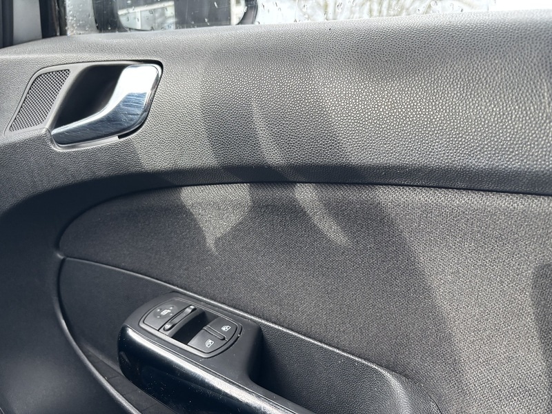 Used Vauxhall Corsa 2011 for sale - 77356875: Photo 24