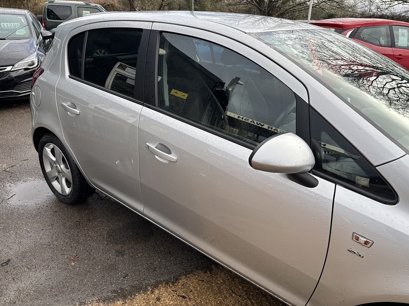 Used Vauxhall Corsa 2011 for sale - 77356875: Photo 8