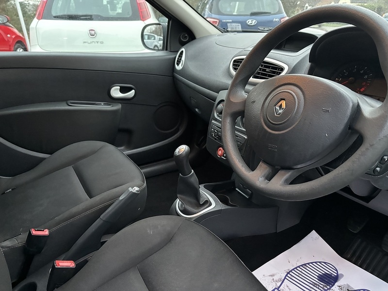 Used Renault Clio 2011 for sale - 76663643: Photo 11