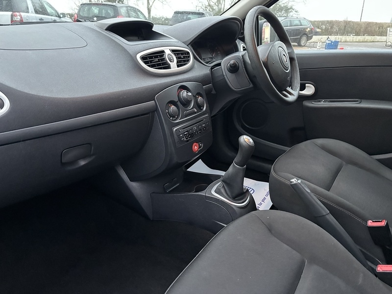 Used Renault Clio 2011 for sale - 76663643: Photo 14