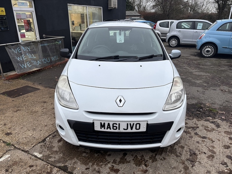 Used Renault Clio 2011 for sale - 76663643: Photo 2
