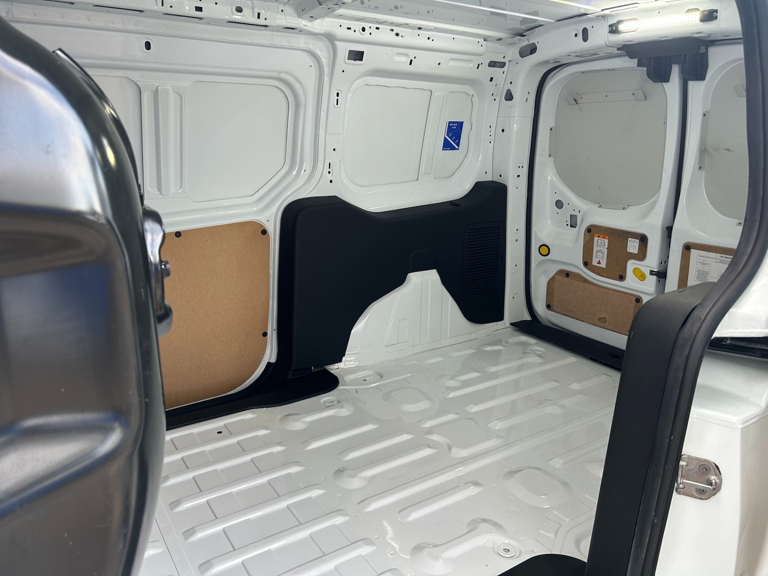 Used Ford Transit Connect 2018 for sale - 77149686: Photo 10