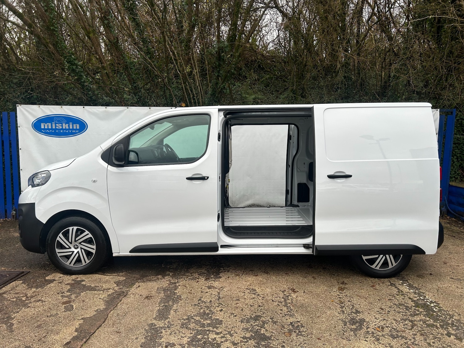 Used Peugeot Expert 2022 for sale - 76906111: Photo 9