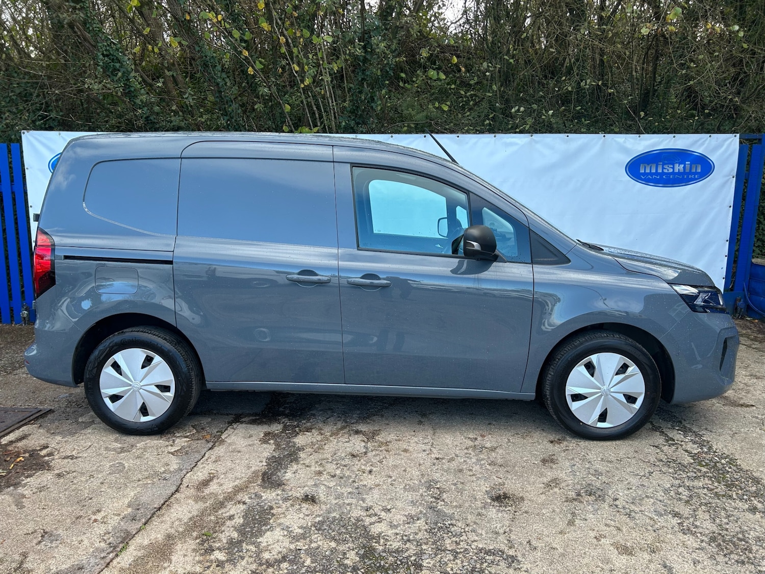 Used Nissan Other 2023 for sale - 76626060: Photo 8