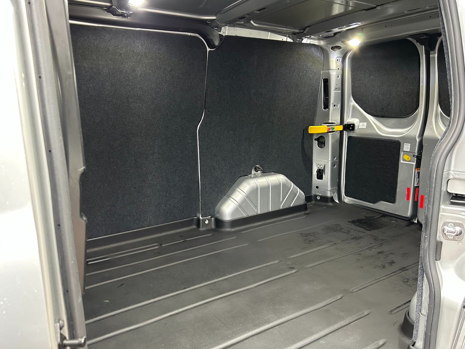 Used Ford Transit Custom 2020 for sale - 76452155: Photo 11