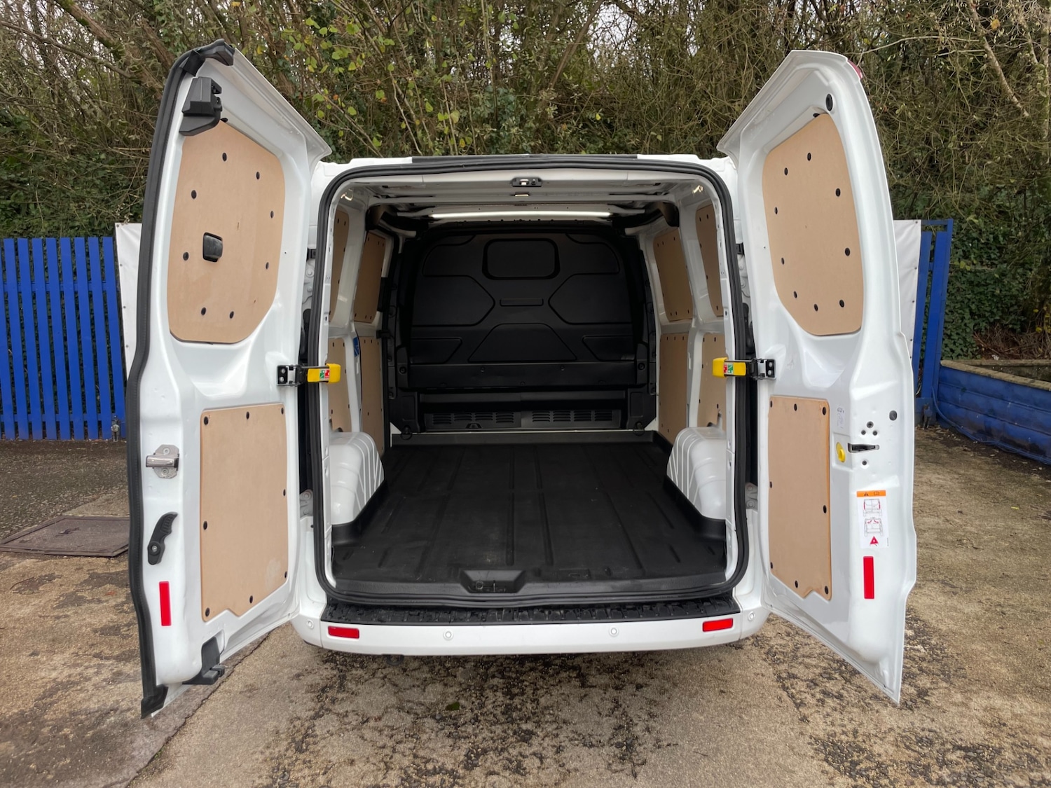 Used Ford Transit Custom 2022 for sale - 76693501: Photo 11