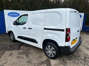 Used Peugeot Partner 2020 for sale - 76931576: Photo