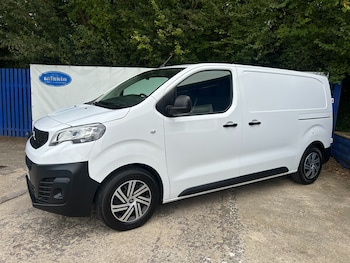 2022 (22) - 1000 1.5 BlueHDi 100 Professional Premium Van