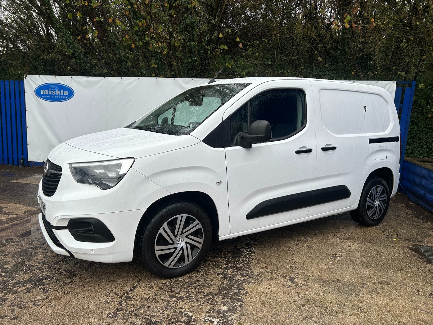 Used Vauxhall Combo 2020 for sale - 76663704: Photo 1