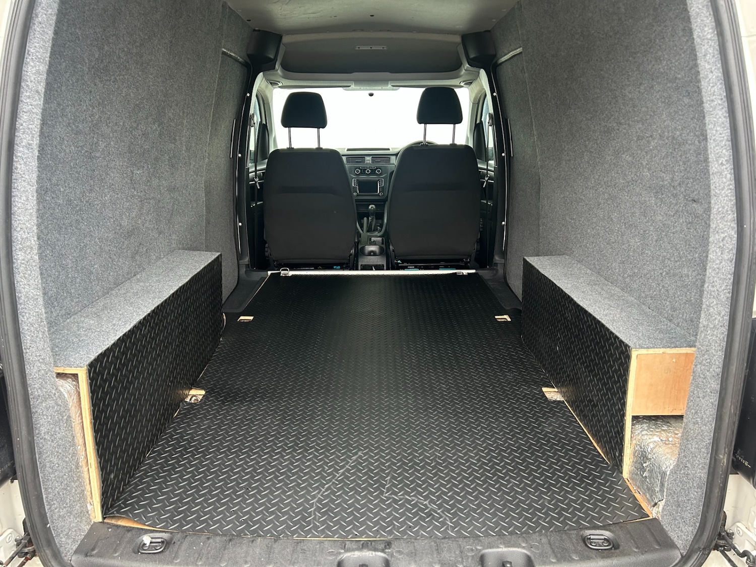 Used Volkswagen Caddy Maxi 2015 for sale - 76479984: Photo 10