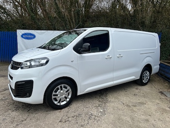 Vauxhall Vivaro feature image
