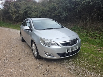Vauxhall Astra feature image 1