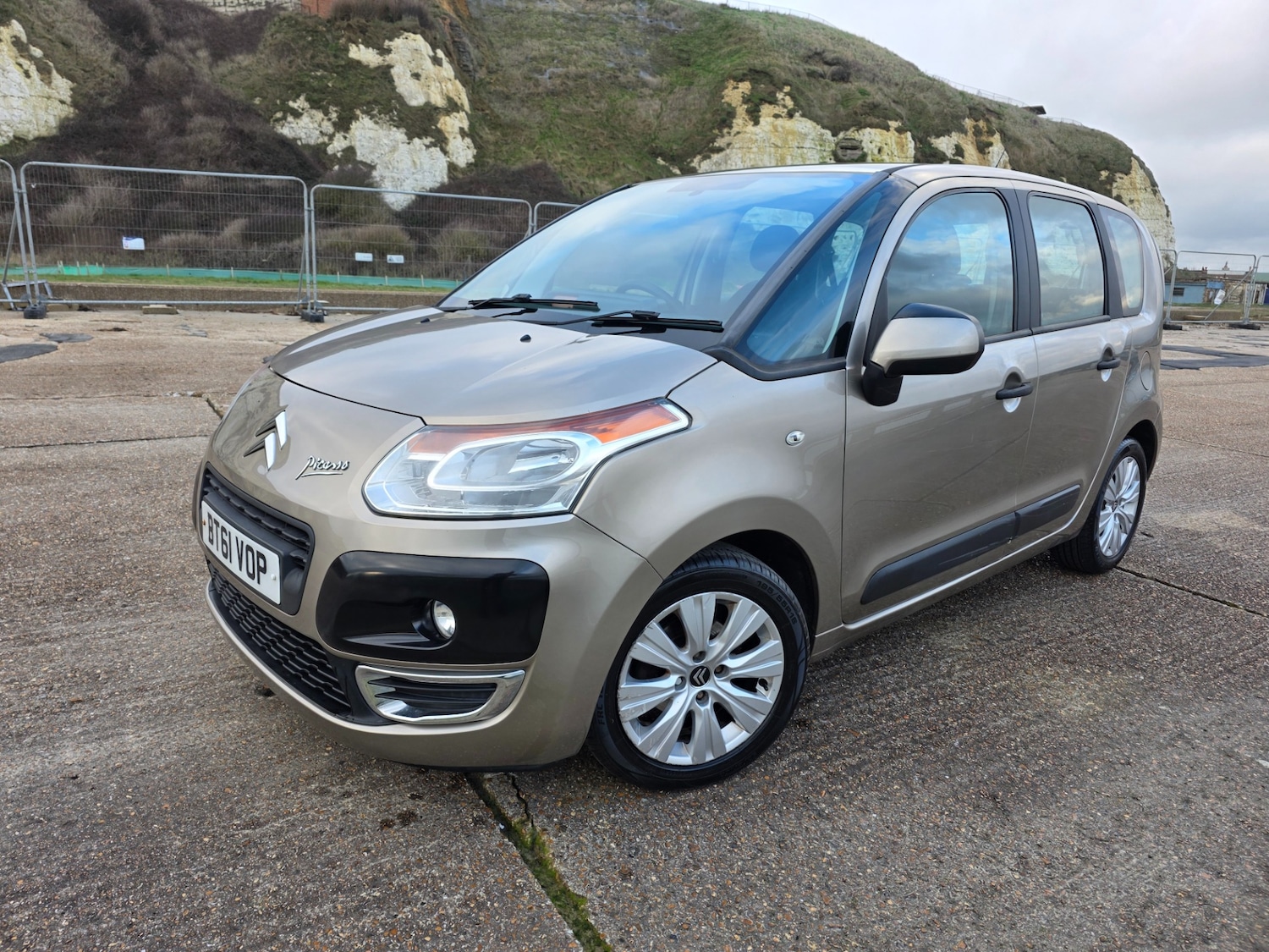 Used Citroen C3 Picasso 2012 for sale - 77700930: Photo 1