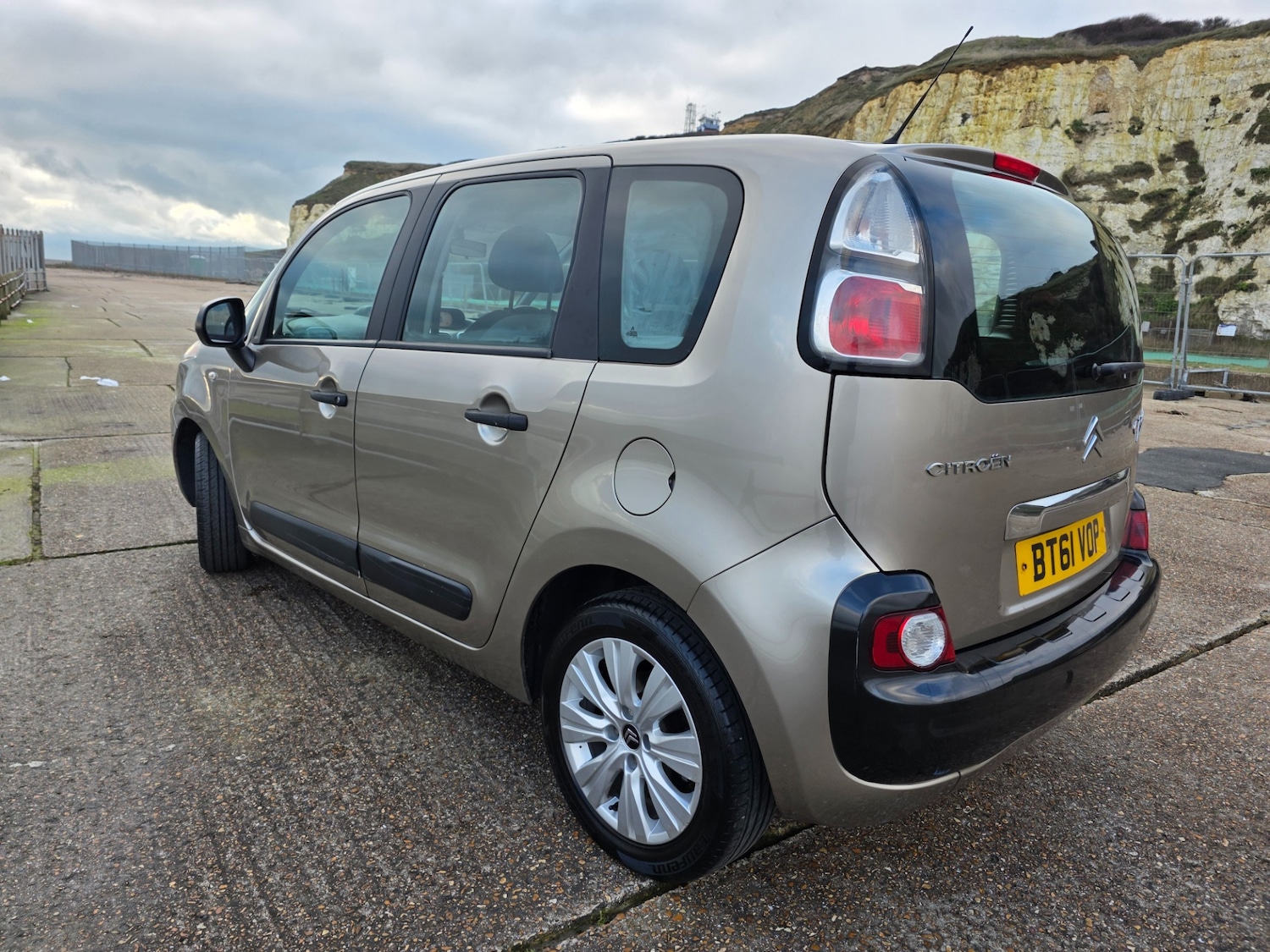 Used Citroen C3 Picasso 2012 for sale - 77700930: Photo 11