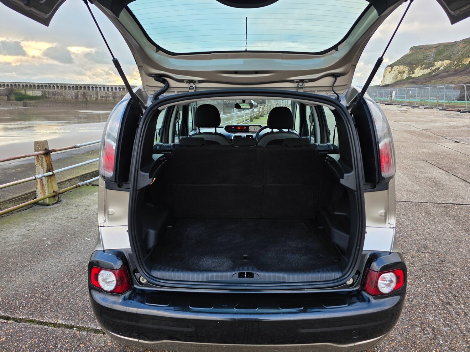 Used Citroen C3 Picasso 2012 for sale - 77700930: Photo 8