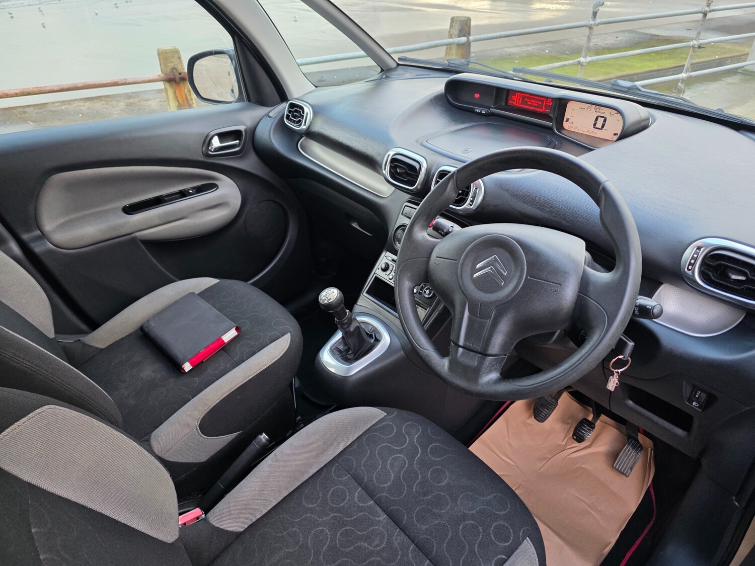 Used Citroen C3 Picasso 2012 for sale - 77700930: Photo 9