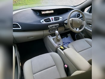 Used Renault Scenic 2009 for sale - 76016775: Photo