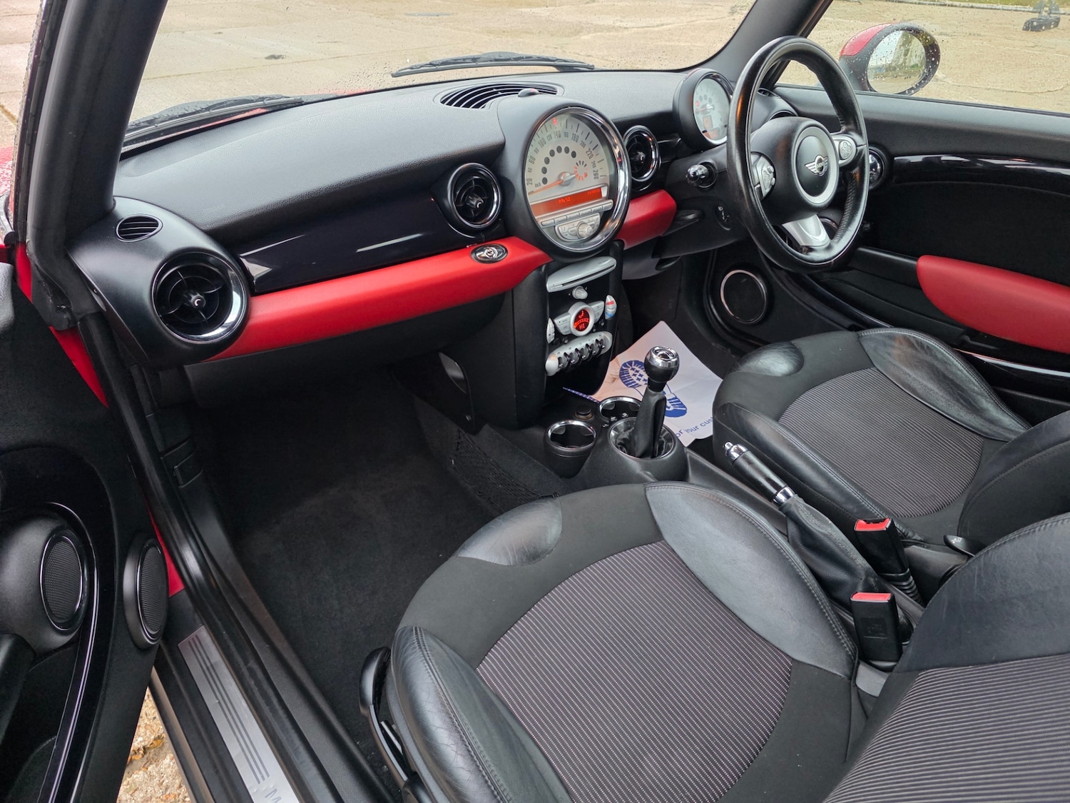 Used MINI Convertible 2009 for sale - 77701144: Photo 9