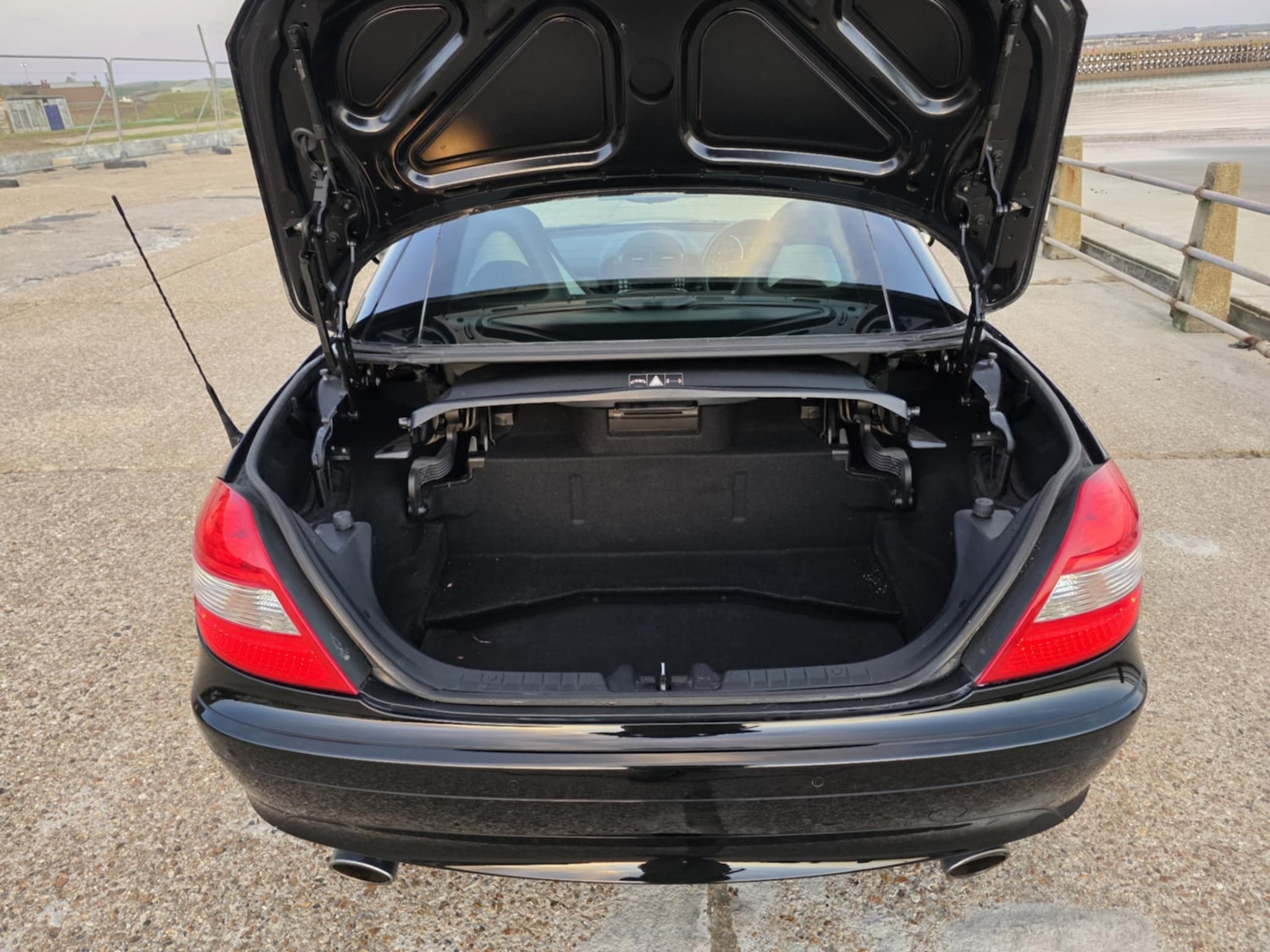 Used Mercedes-Benz SLK 2008 for sale - 76252670: Photo 29