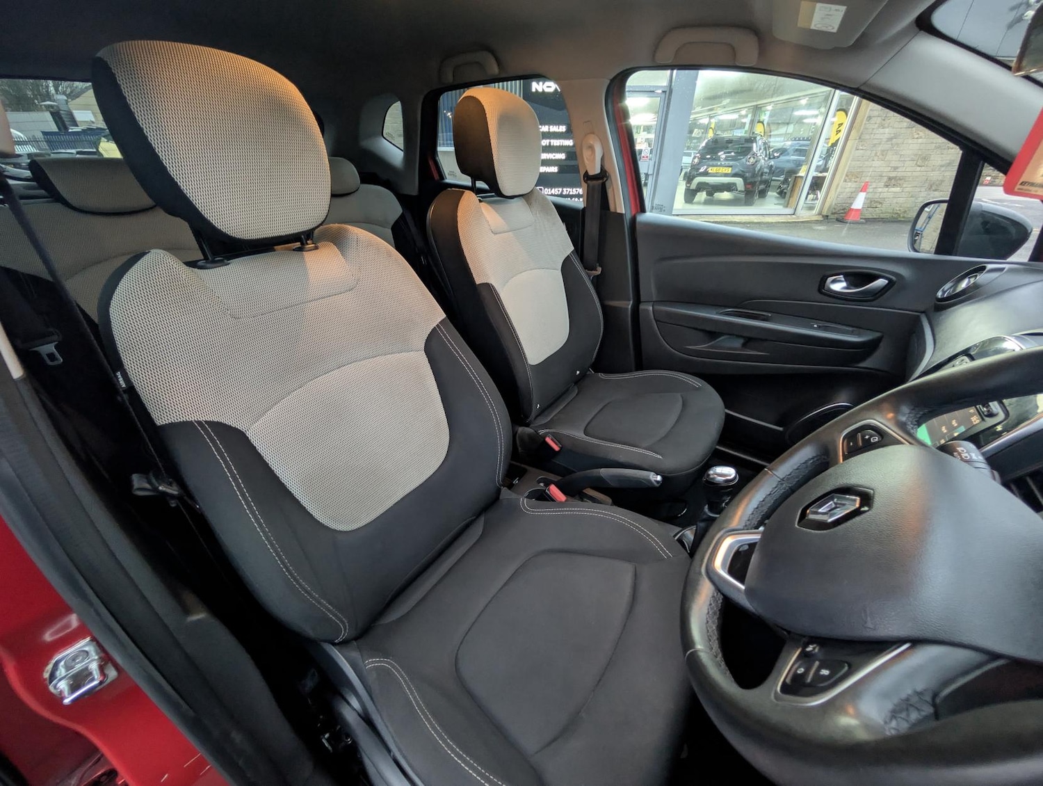 Used Renault Captur 2018 for sale - 77697005: Photo 29