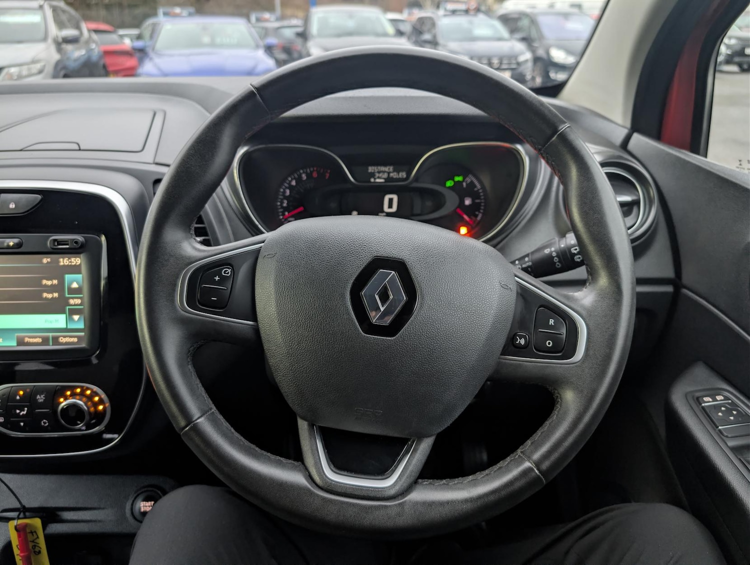 Used Renault Captur 2018 for sale - 77697005: Photo 31