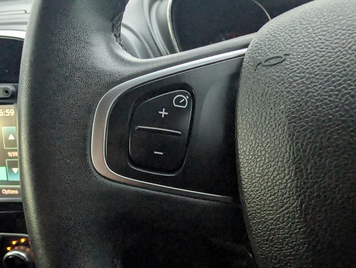 Used Renault Captur 2018 for sale - 77697005: Photo 32