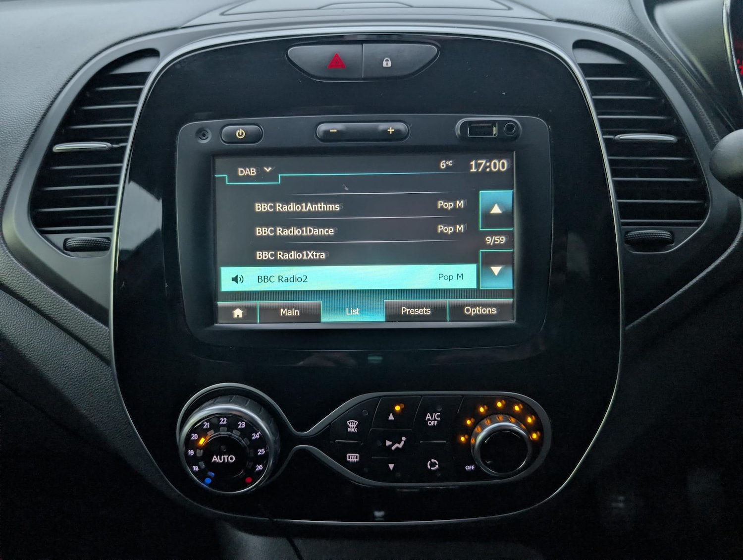 Used Renault Captur 2018 for sale - 77697005: Photo 36