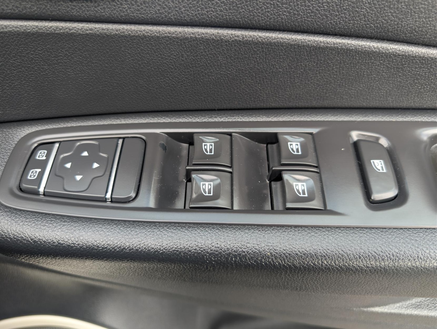 Used Renault Captur 2018 for sale - 77696987: Photo 24